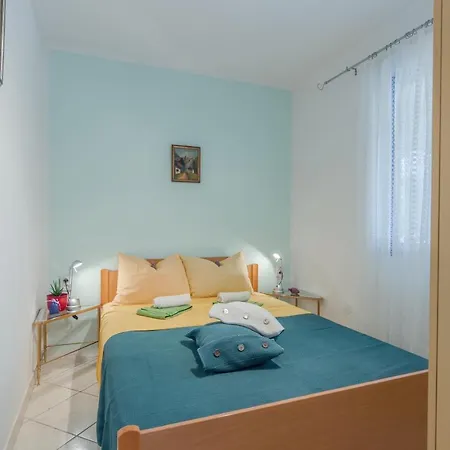 Apartment House Lea Pula