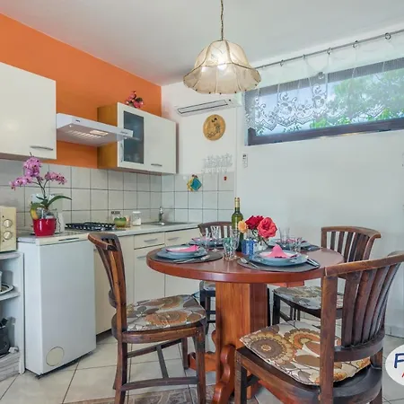 House Lea Apartment *