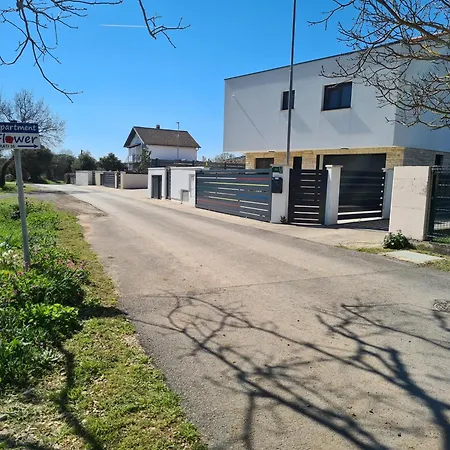 Apartment House Lea Pula